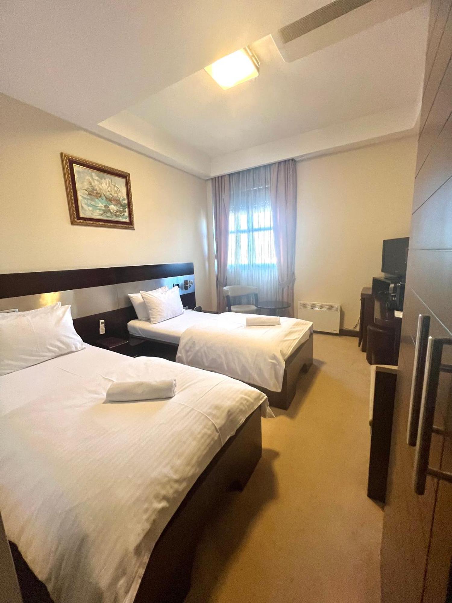 Hotel Aria Mitrovici  Esterno foto