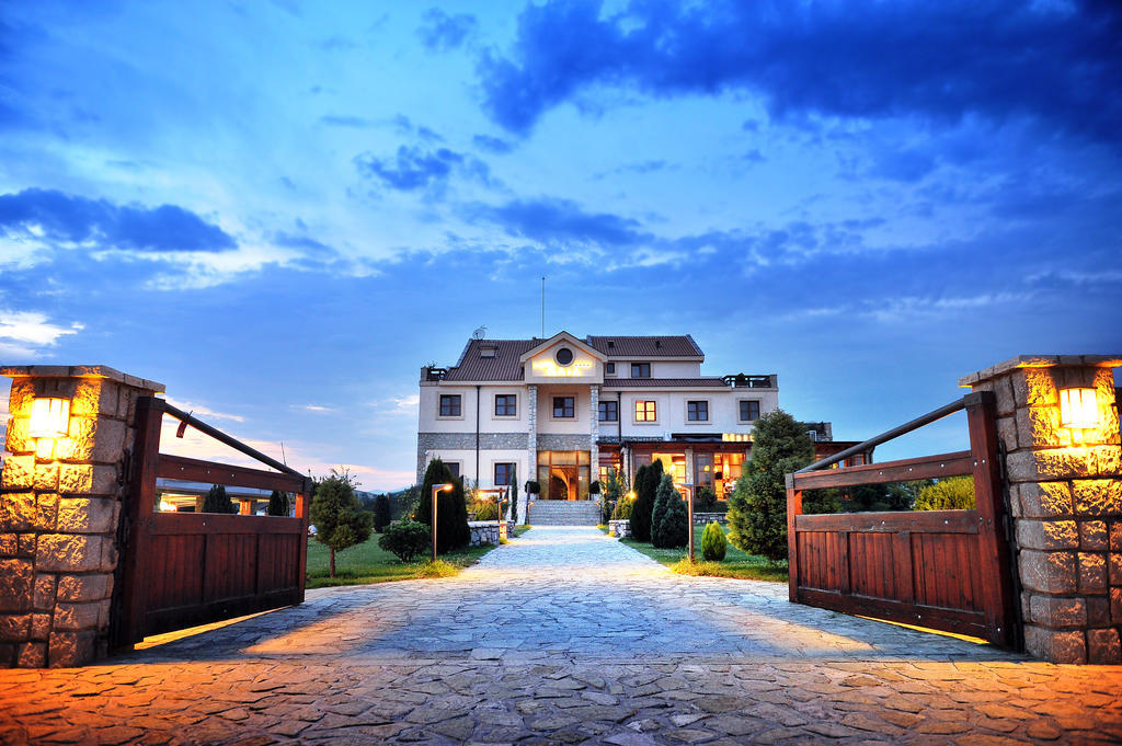 Hotel Aria Mitrovici  Esterno foto