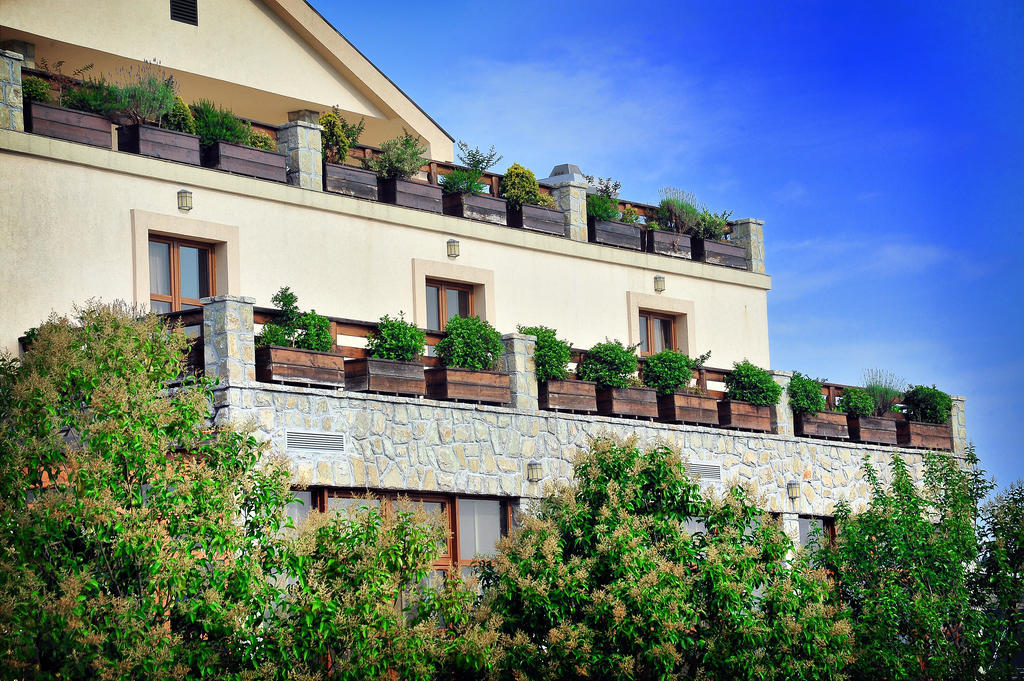 Hotel Aria Mitrovici  Esterno foto